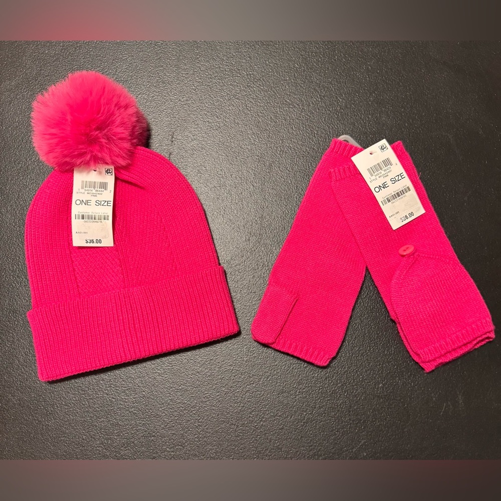 Macy’s On 34th: Women's Pink hat and gloves set
